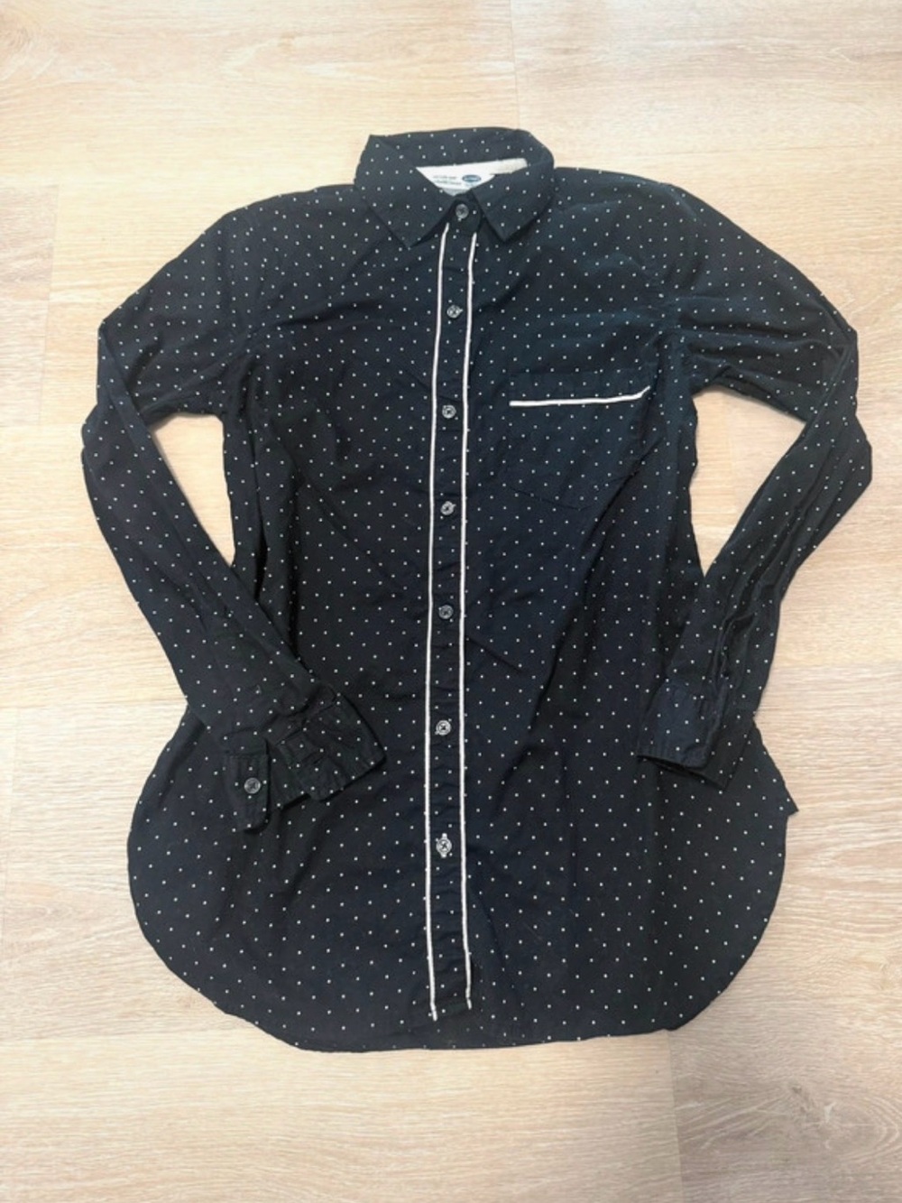 Old Navy Black Button-Down Shirt with White Polka Dots 264